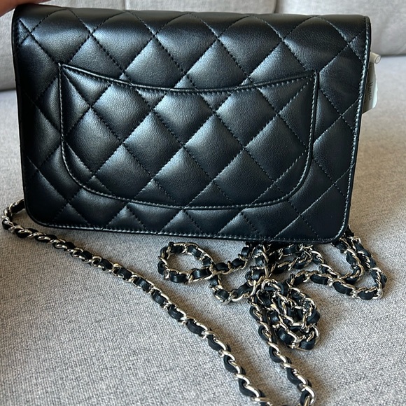 Chanel Wallet On Chain Black Lambskin Like New - Picture 14 of 17